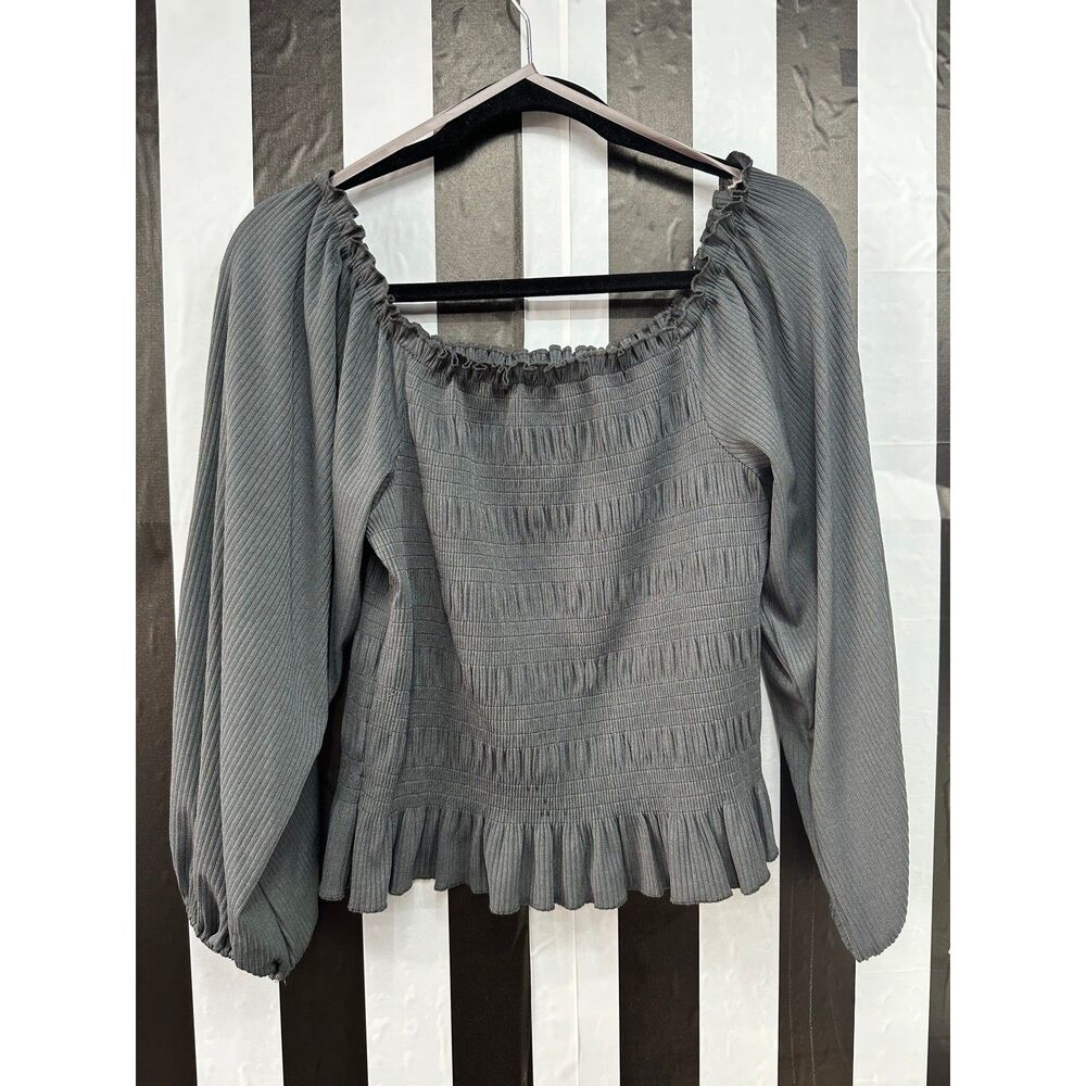 Medium White Birch Smocked & Ribbed Top In Charcoal